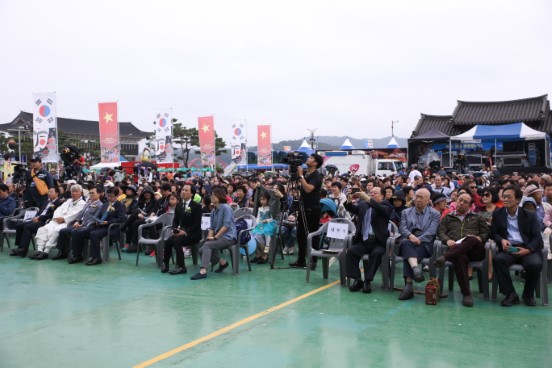 Le Hoi Andong 08