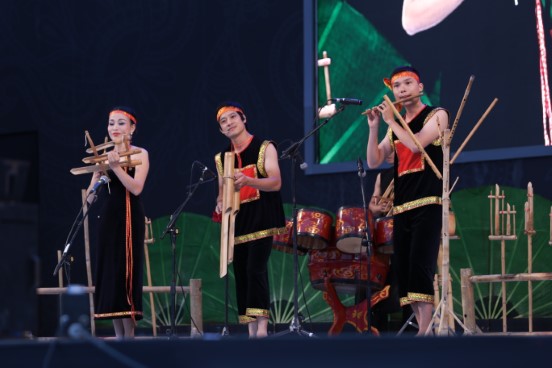 Le Hoi Andong 16