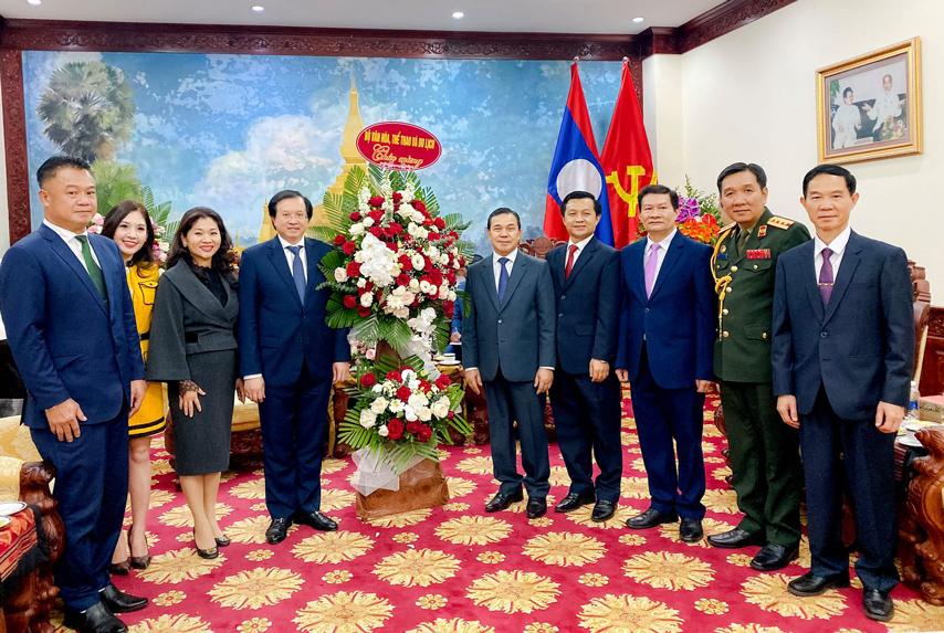 Thu Truong Tqd Chuc Mung 45 Nam Qk Lao 02