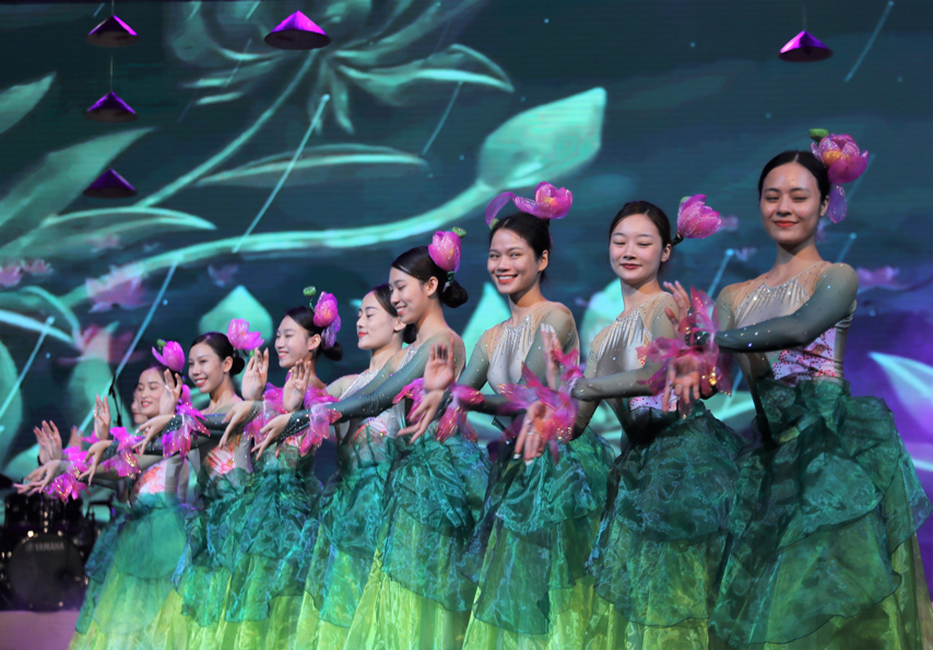 Ho Se Viet Huong Sac Cham Pa 06