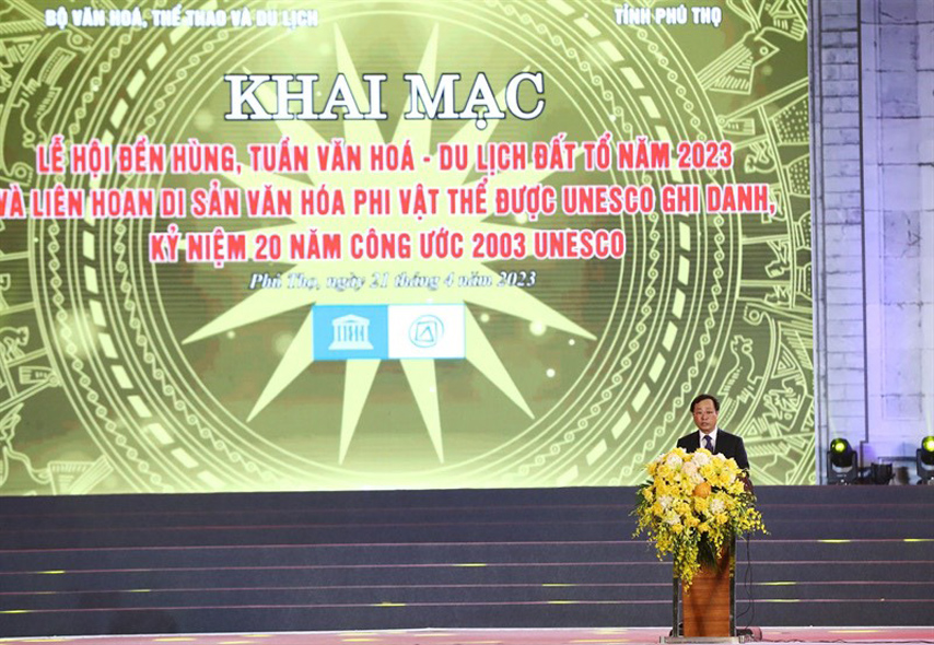 Khai Mac Le Hoi Den Hung 02