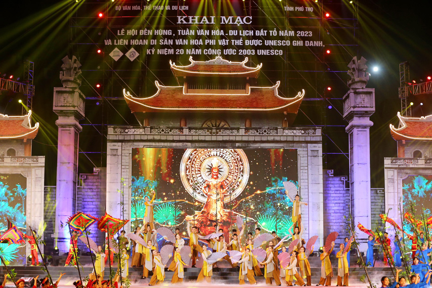 Khai Mac Le Hoi Den Hung 09