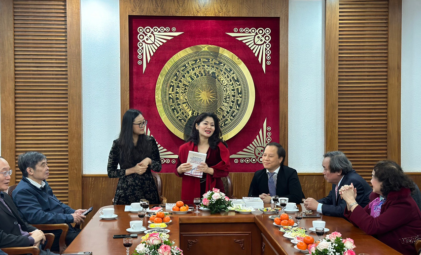 Am Ap Buoi Gap Mat Can Bo Huu Tri Cuc Hop Tac Quoc Te Xuan Giap Thin 2024 07