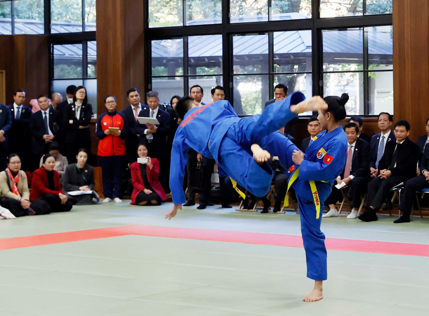 Chu Tich Nuoc Vo Van Thuong Du Chuong Trinh Giao Luu Va Trinh Dien Vo Thuat Vovinam Va Vo Dao Nhat Ban 05