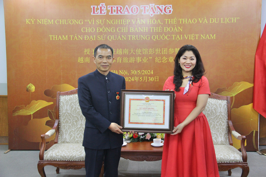 Trao Knc Vi Su Nghiep Vhttdl Cho Tham Tan Vh Tq 02