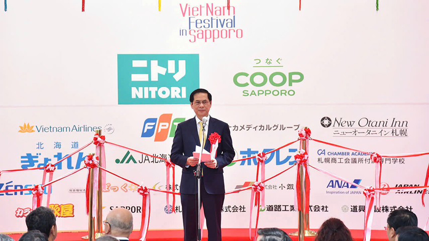 An Tuong Sac Mau Le Hoi Viet Nam Tai Sapporo 02