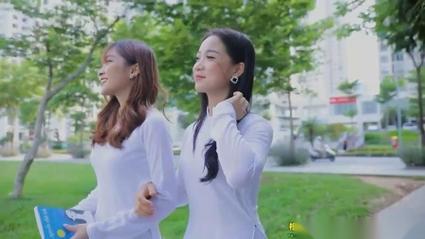 Ts Nguyen Phuong Hoa Nhan Huan Chuong Cong Trang Cua Ch Italia 07