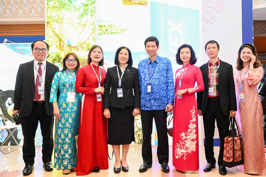Tt Phong Chup Anh Doan Vn Le Khai Mac Atf 2025 07a