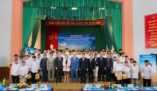 Giao Luu Am Thuc Canada 6
