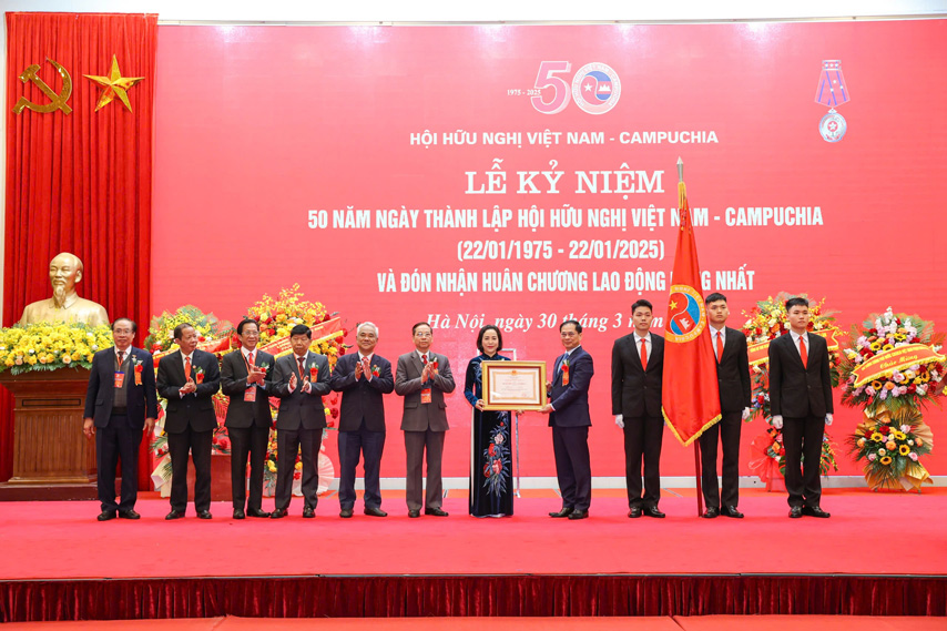 Hn Vn Campuchia 02