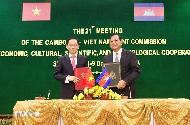 Ky Hop Lan Thu 21 Uy Ban Hon Hop Viet Nam Campuchia4(1)