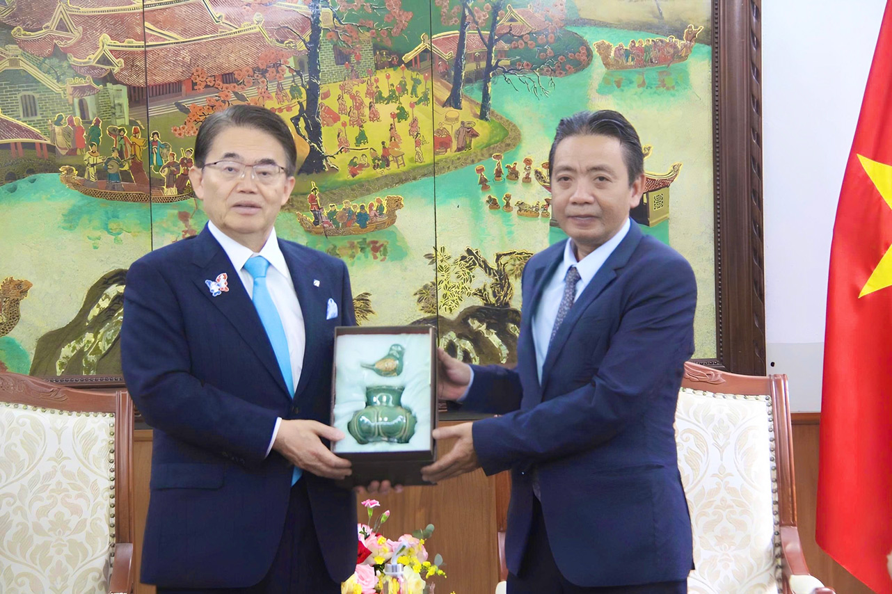 Tiep Tinh Aichi 05